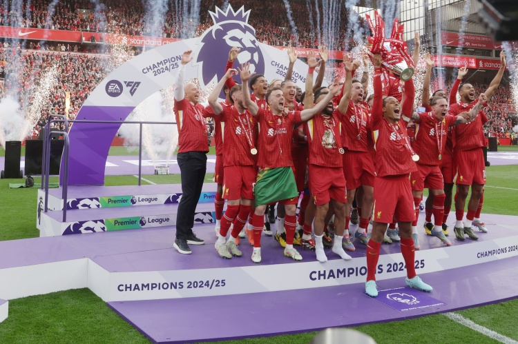 开云体育入口-费迪南德预测新赛季英超：利物浦再夺冠，哈兰德获金靴